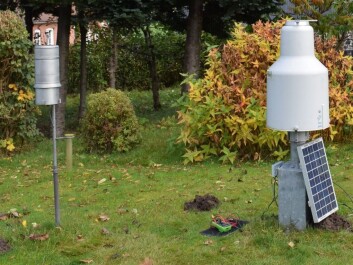 Left: A Hellmann rain gauge. Right: A modern Pluvio rain gauge. When we update equipment we continue to take measurements from both for a period of time, so that we can compare the data and calibrate one series to another. (Photo: DMI) Left: A Hellmann rain gauge. Right: A modern Pluvio rain gauge. When we update equipment we continue to take measurements from both for a period of time, so that we can compare the data and calibrate one series to another. (Photo: DMI)