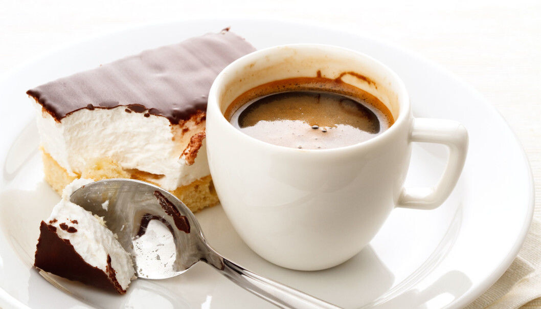 A little something sinful with coffee? A Swedish study suggests that a wee bit of sugar is fine. (Photo: Lisovskaya Natalia/Shutterstock/NTB scanpix) A little something sinful with coffee? A Swedish study suggests that a wee bit of sugar is fine. (Photo: Lisovskaya Natalia/Shutterstock/NTB scanpix)