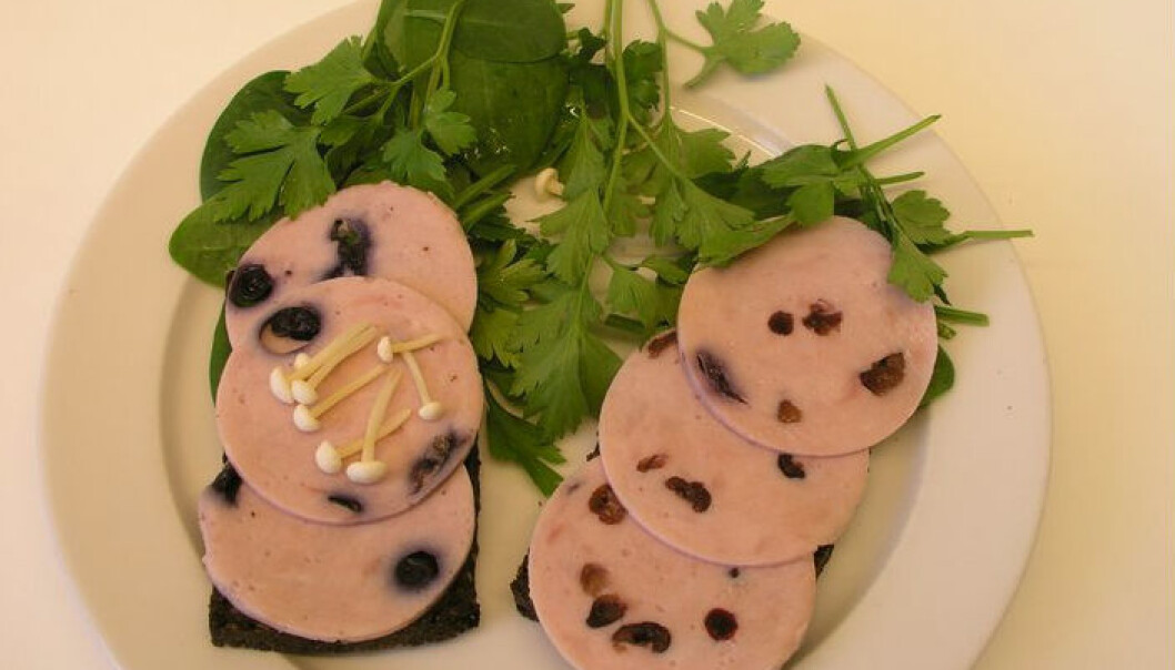 Berries, which give the meat added taste, act as a natural preservative. (Photo: Flemming Hansen, DMRI) Berries, which give the meat added taste, act as a natural preservative. (Photo: Flemming Hansen, DMRI)