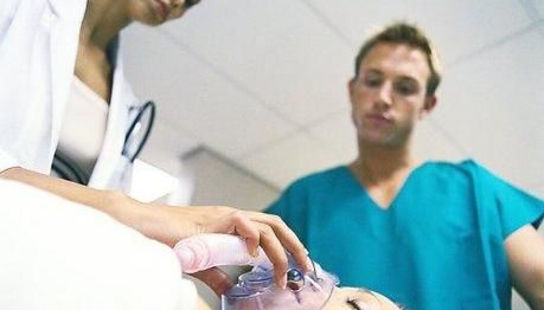 Respirator treatment of patients in induced coma results in longer hospital stays and more complications such as kidney failure. A Danish researcher wants this practice changed. (Photo: Colourbox) Respirator treatment of patients in induced coma results in longer hospital stays and more complications such as kidney failure. A Danish researcher wants this practice changed. (Photo: Colourbox)