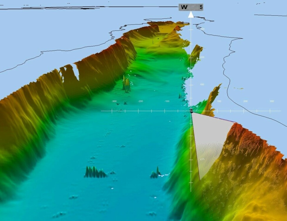 3D model of the real-size research vessel ‘Sanna’ mapping one of the Greenlandic fjords (scale bars are in meters).