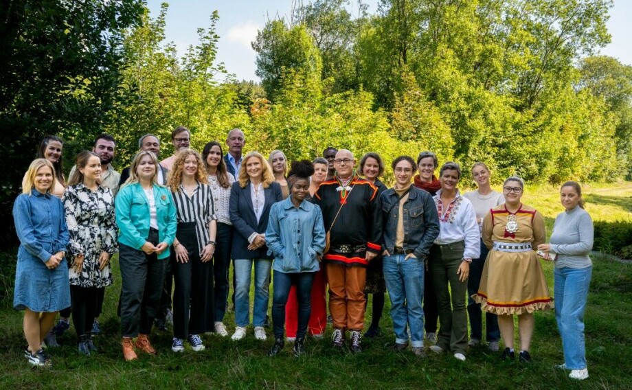 Hvor rask er egentlig tyngdekraften?